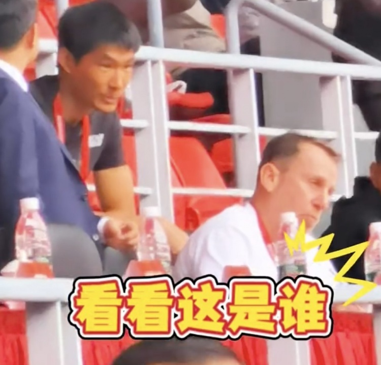 久爾杰維奇現(xiàn)身鹽城，現(xiàn)場觀看中國U22國足vs韓國