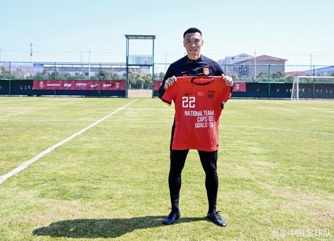向退役的前國(guó)家隊(duì)球員于大寶表達(dá)感謝、送上祝福