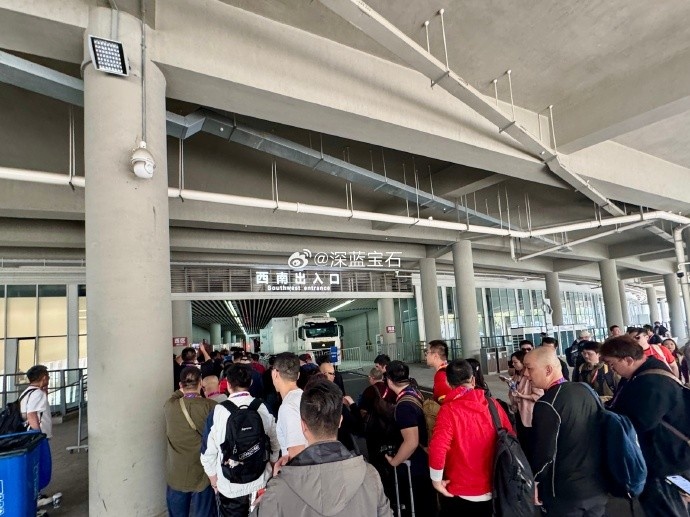 盛況空前！記者曬照：距離中澳之戰(zhàn)還有三小時，現(xiàn)場記者已超百名