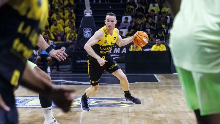 NBA初代老六，42歲進(jìn)入生涯巔峰？！