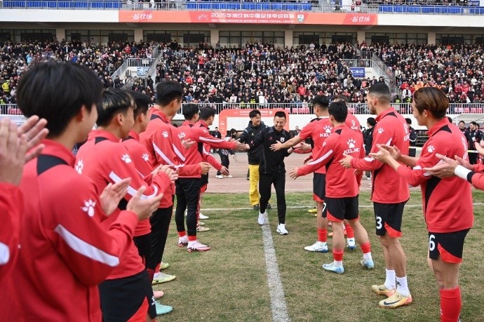 今日賽前，俱樂部為前球員馬曉磊及文爍舉行了退役儀式
