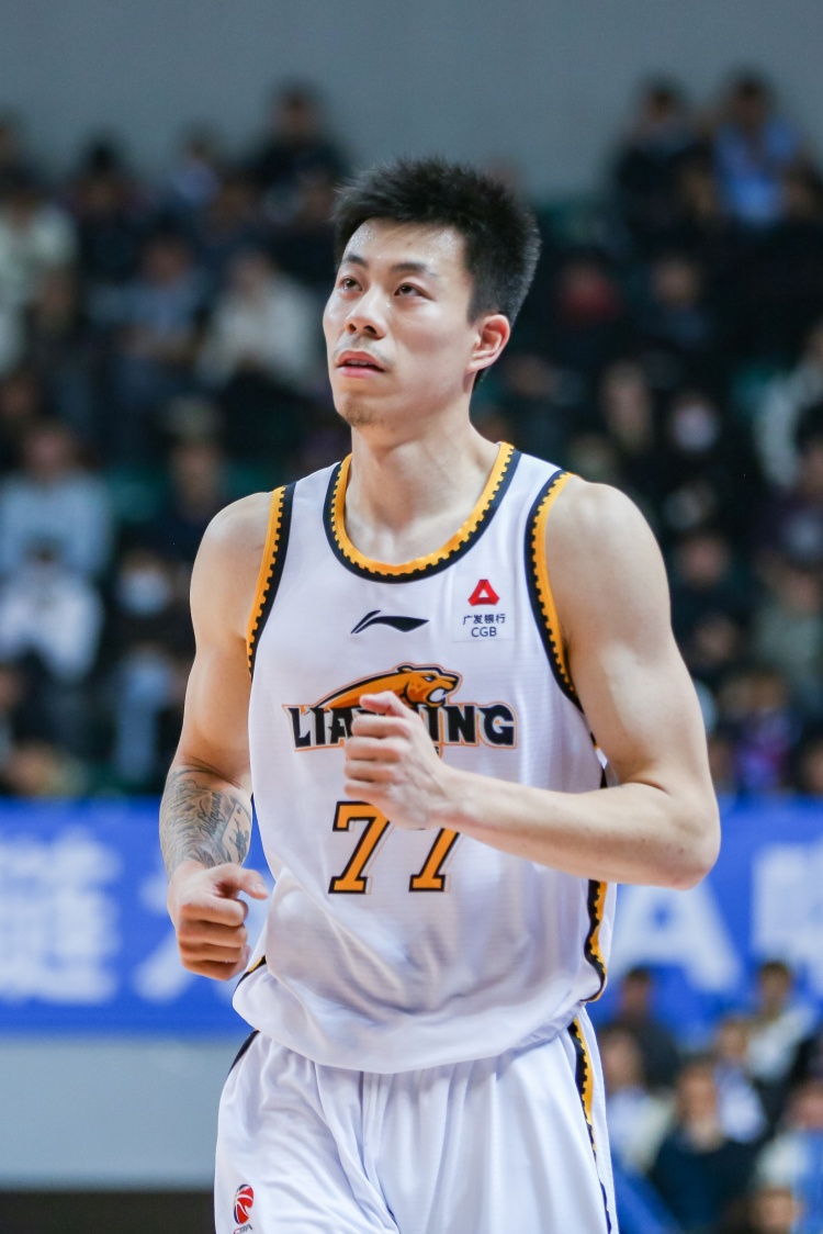 媒體人：張鎮(zhèn)麟、韓德君將因傷缺席今晚對陣北控的比賽