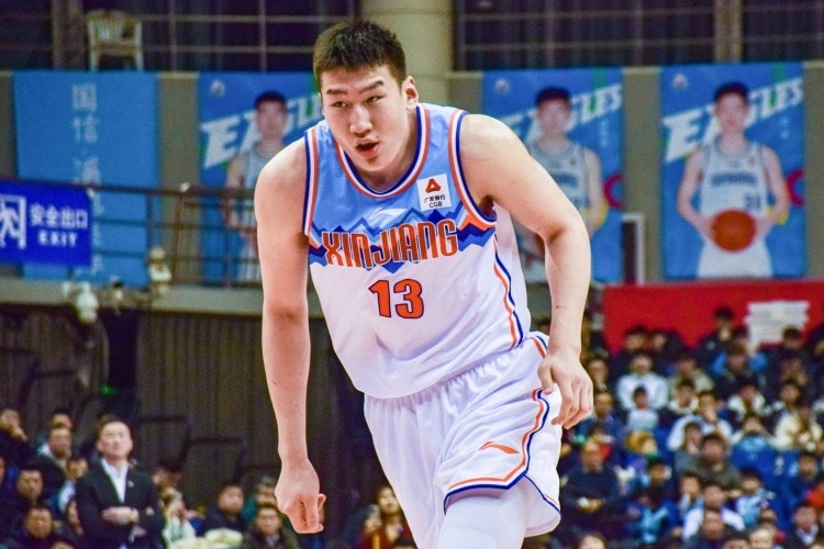 高效輸出！李炎哲半場(chǎng)7中5拿到12分2板1助1斷2帽