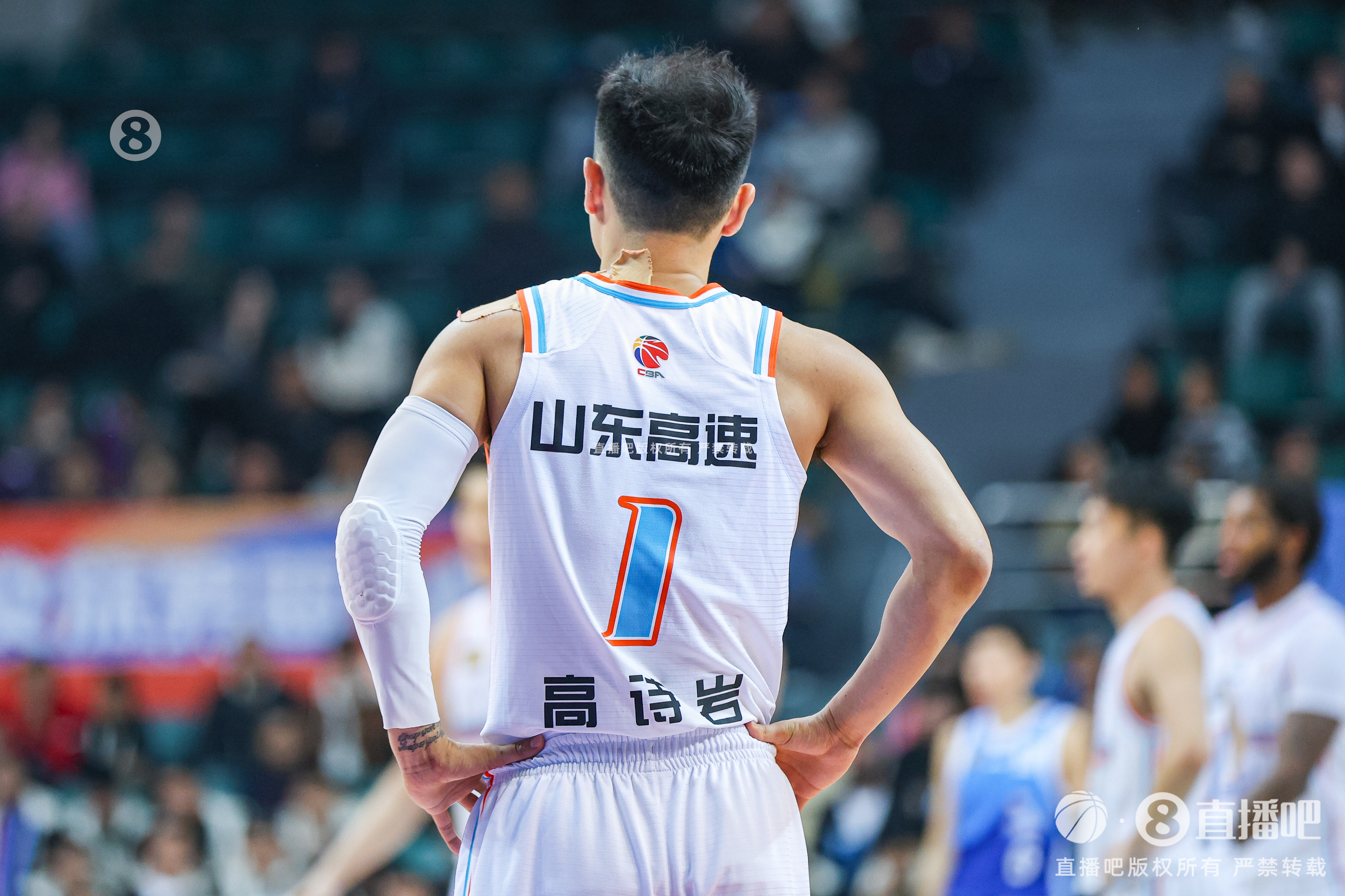 慢熱！首節(jié)山東落后四川1分 全隊(duì)首發(fā)5人單節(jié)合計(jì)僅拿到3分